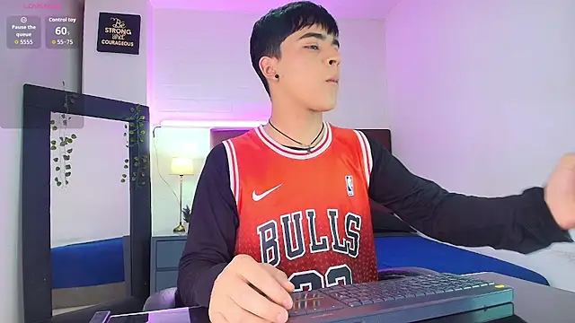 Snapshot of Lucass_love chatting on September 25, 2025, 1:15 pm Lucass love online show from September 25, 2025, 1:15 pm