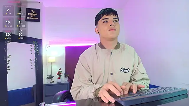 Snapshot of Lucass_love chatting on September 30, 2025, 1:27 pm Lucass love online show from September 30, 2025, 1:27 pm