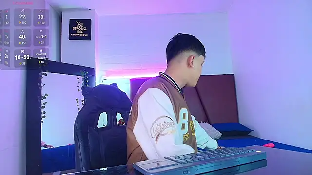 Snapshot of Lucass_love chatting on October 1, 2025, 1:17 pm Lucass love online show from October 1, 2025, 1:17 pm