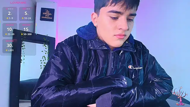 Snapshot of Lucass_love chatting on October 16, 2025, 1:23 pm Lucass love online show from October 16, 2025, 1:23 pm