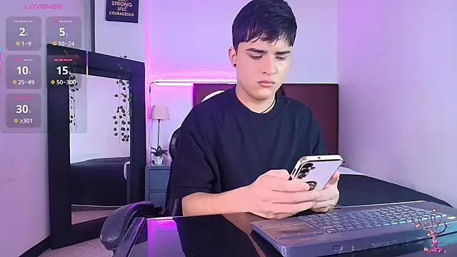 Lucass love online show from October 18, 2025, 4:52 pm