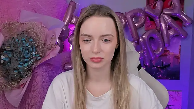 JuliaBrewwer online show from September 25, 2025, 11:58 am