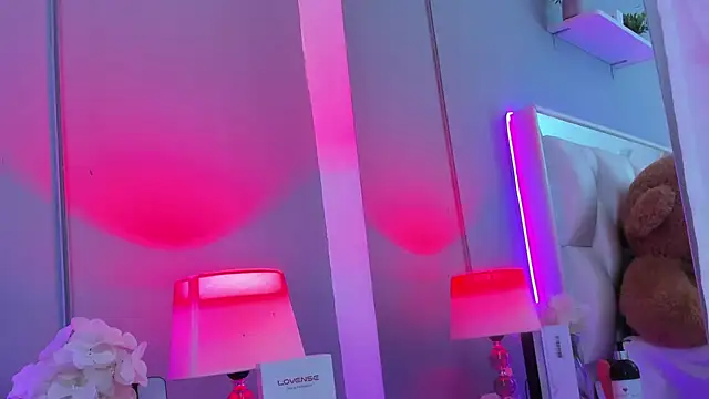 minnari online show from October 13, 2025, 5:46 pm