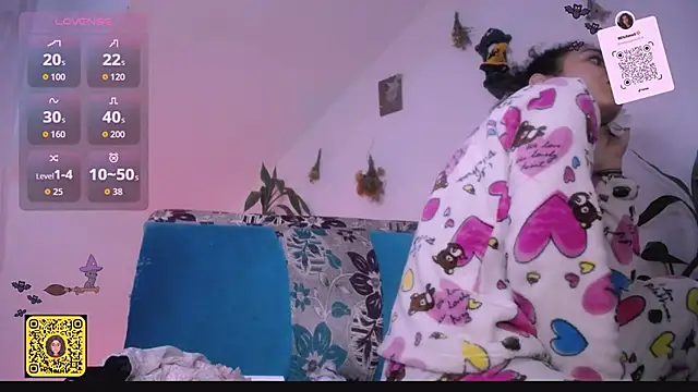 Snapshot of Nocturnawitch chatting on October 24, 2025, 1:07 pm Nocturnawitch online show from October 24, 2025, 1:07 pm