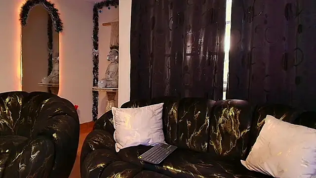 Sophie Janner online show from November 13, 2025, 9:14 pm