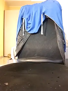 KalendaXL online show from November 26, 2025, 2:40 pm