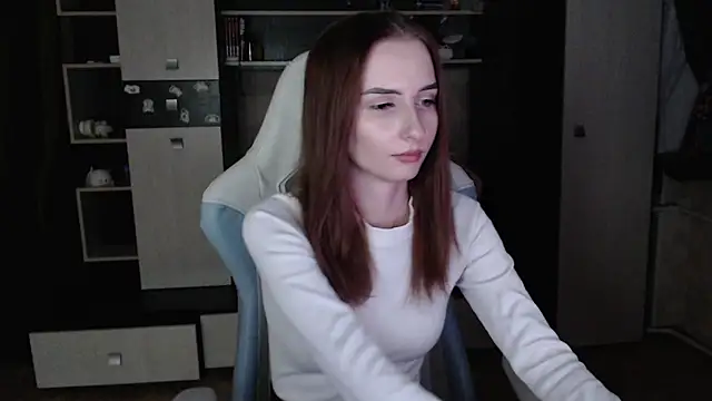 Cutti Crystal online show from December 4, 2025, 11:02 pm