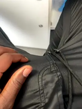 kamo012000 online show from November 26, 2025, 8:15 am