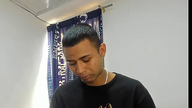  Logan Colton  online show from November 4, 2025, 8:08 pm