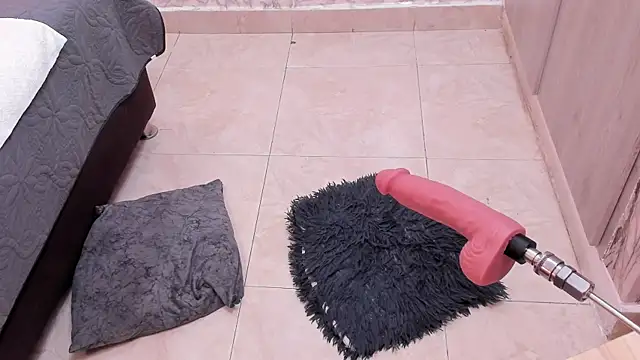 SASHA BROWNIE   online show from November 27, 2025, 8:00 pm