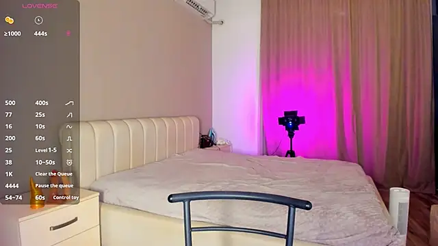 Clarity Yumi online show from November 19, 2025, 2:55 am