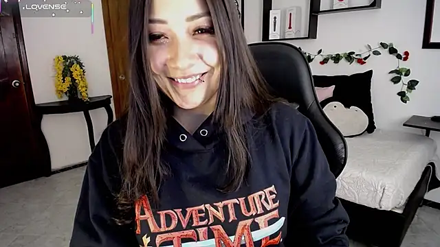 Mia 1120 online show from November 14, 2025, 9:57 pm