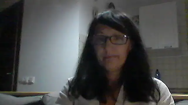 Snapshot of Elena48324 chatting on September 9, 2025, 5:45 pm Elena48324 online show from September 9, 2025, 5:45 pm