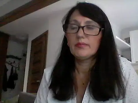 Snapshot of Elena48324 chatting on October 1, 2025, 11:38 am Elena48324 online show from October 1, 2025, 11:38 am