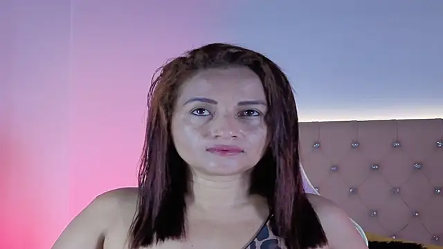 Zafiro  Brown online show from November 10, 2025, 12:04 pm