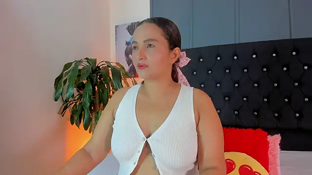 Zafiro  Brown online show from May 28, 2026, 2:58 pm