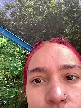 Dafne Mel online show from February 5, 2026, 4:33 pm