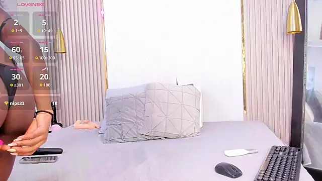 Skylar Smith  online show from November 4, 2025, 1:10 pm