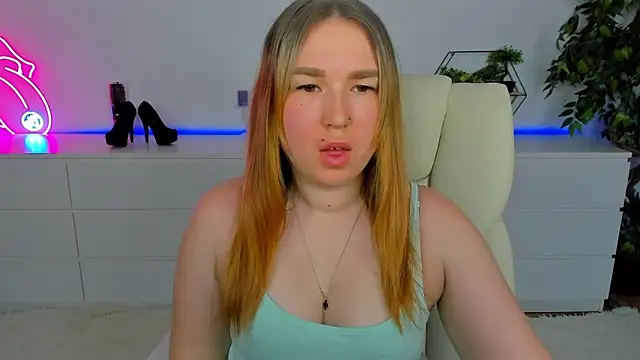 Snapshot of Sofii_darling chatting on March 6, 2026, 5:42 pm Sofii darling online show from March 6, 2026, 5:42 pm