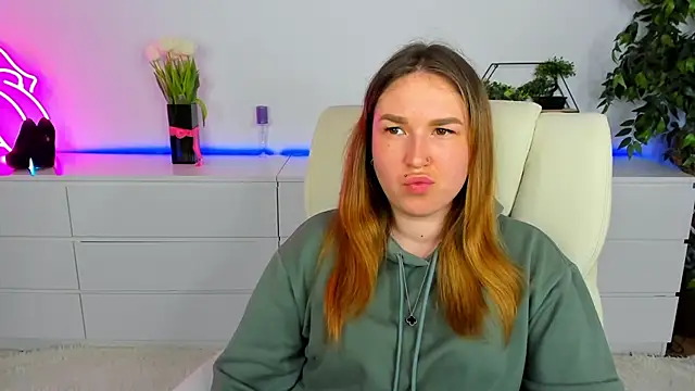 Snapshot of Sofii_darling chatting on March 11, 2026, 7:20 pm Sofii darling online show from March 11, 2026, 7:20 pm