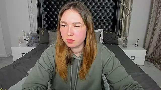 Snapshot of Sofii_darling chatting on March 19, 2026, 6:23 pm Sofii darling online show from March 19, 2026, 6:23 pm