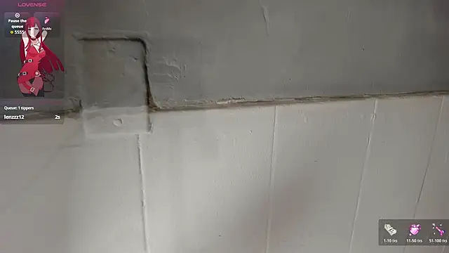 Viiolettlopez online show from October 23, 2025, 1:32 pm