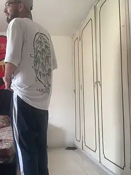 malek xarx  online show from March 2, 2026, 5:09 pm