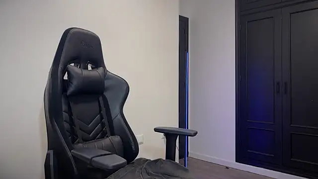 s meow online show from September 30, 2025, 9:42 pm