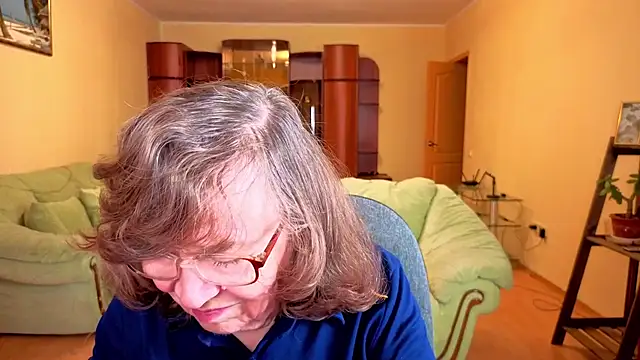 Betty Brick online show from November 30, 2025, 10:25 pm