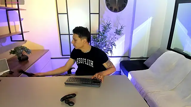 Dustin Sonne online show from October 15, 2025, 3:39 am