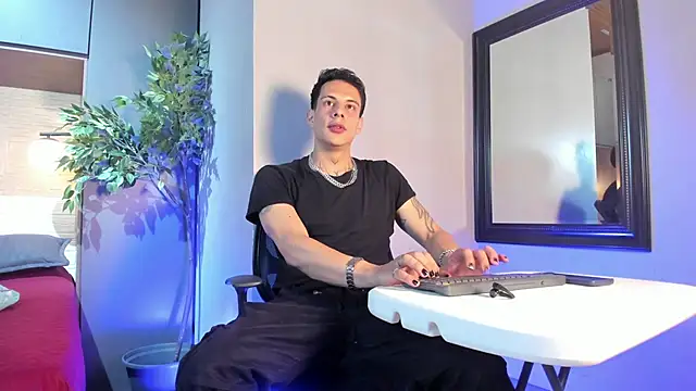 Snapshot of Dustin_Sonne chatting on June 30, 2026, 9:27 pm Dustin Sonne online show from June 30, 2026, 9:27 pm