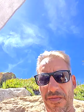 Snapshot of lucian_red chatting on June 25, 2026, 1:48 pm lucian red online show from June 25, 2026, 1:48 pm