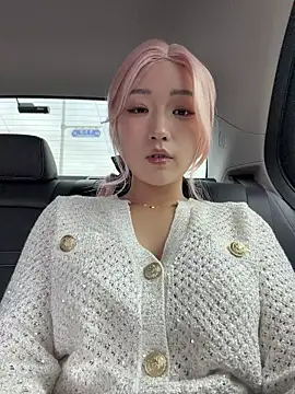 winter11 online show from November 26, 2025, 2:23 am