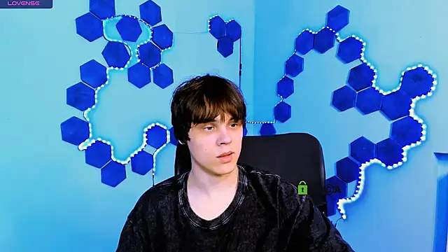 karl mans online show from December 4, 2025, 9:40 am