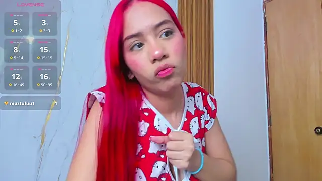 Daphnethomas online show from October 15, 2025, 11:10 am