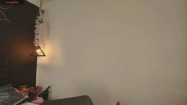 Aleecandrews online show from November 26, 2025, 12:17 pm