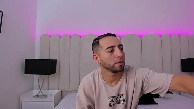 Lushian  online show from September 13, 2025, 3:34 pm