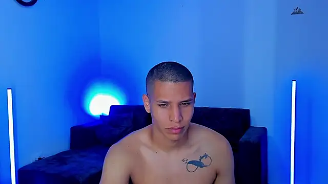 Latin Boyss  online show from October 5, 2025, 6:39 pm