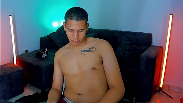 Latin Boyss  online show from October 11, 2025, 9:24 pm