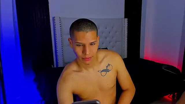 Latin Boyss  online show from October 18, 2025, 7:47 pm