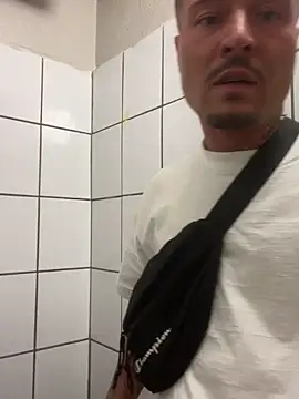 OfferedTearing online show from September 11, 2025, 9:26 pm