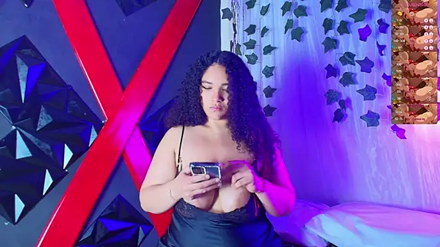 ivonne diaz1 online show from December 4, 2025, 8:06 pm