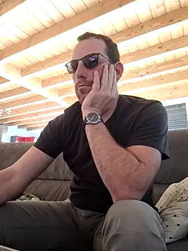 Snapshot of BrunJulienMetis chatting on February 8, 2026, 2:53 pm BrunJulienMetis online show from February 8, 2026, 2:53 pm