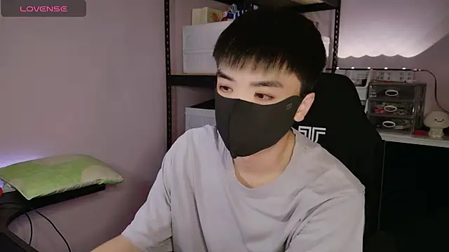 doggyman523 online show from November 14, 2025, 4:06 pm