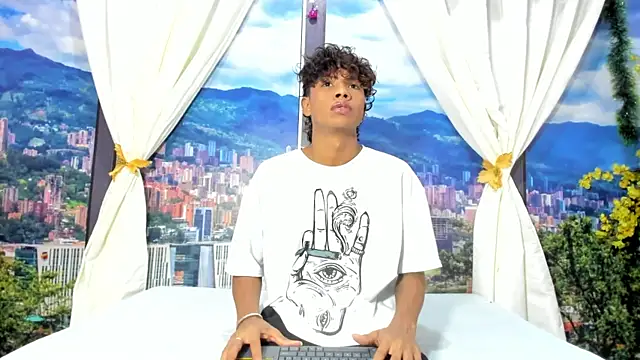 MilthonDelis online show from December 21, 2025, 2:41 am