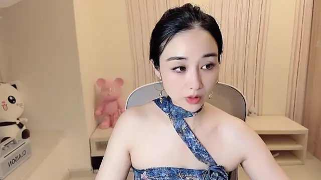 Purple-meng online show from July 4, 2026, 2:01 pm