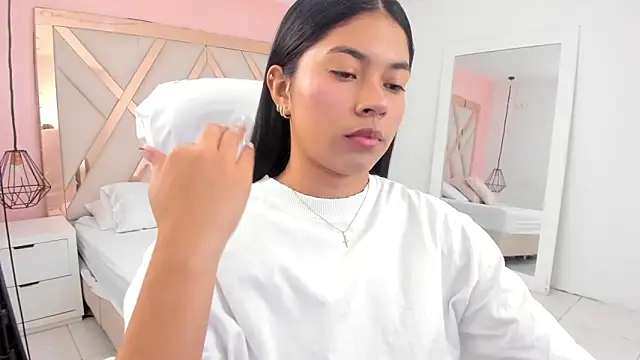 Snapshot of samantaa_shy chatting on October 8, 2025, 2:53 am samantaa shy online show from October 8, 2025, 2:53 am