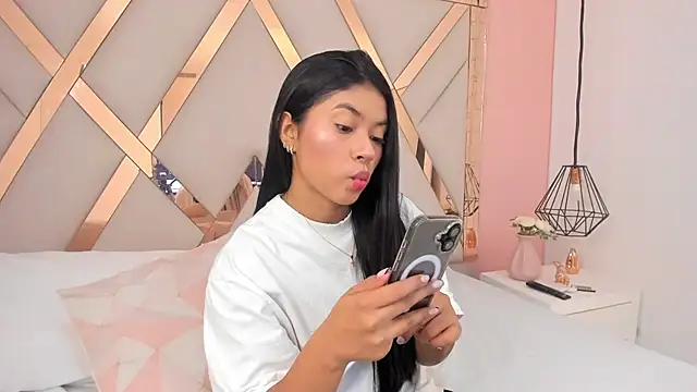 Snapshot of samantaa_shy chatting on October 15, 2025, 2:33 am samantaa shy online show from October 15, 2025, 2:33 am
