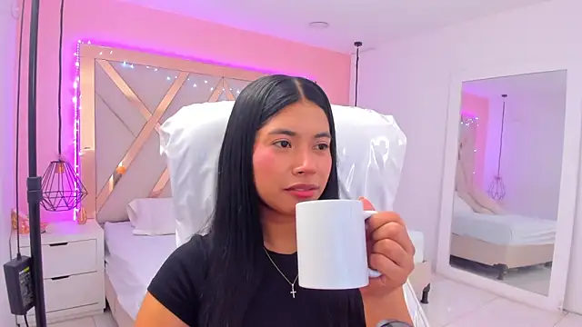 samantaa shy online show from March 11, 2026, 2:17 am