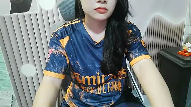 Snapshot of Emachiii chatting on September 15, 2025, 1:22 pm Emachiii online show from September 15, 2025, 1:22 pm